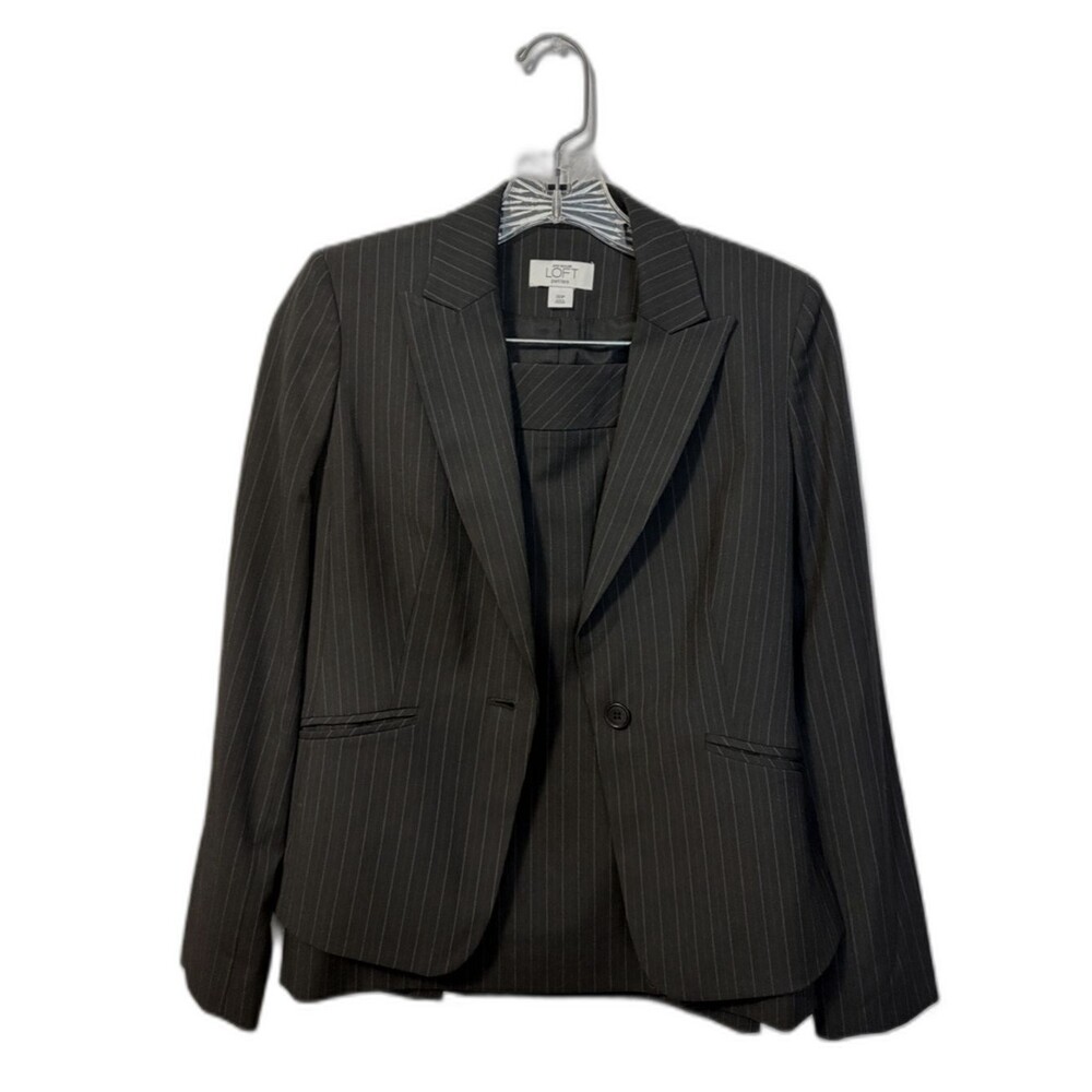 Ann Taylor LOFT Petites Black Pinstripe Skirt Suit Size 0/00